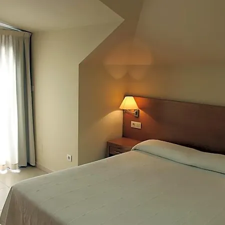 Trisquel Hotel 2*